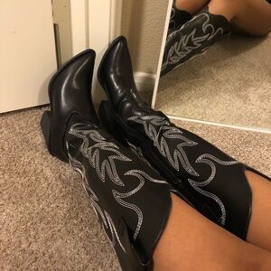 Brand new cowgirl boots, super cute in size 6